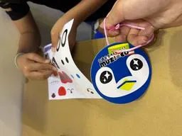 ペンギンの交通安全キーホルダー