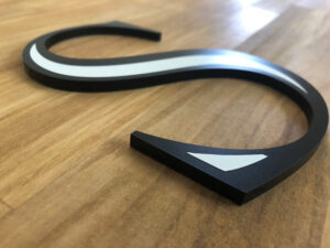 アクリル切り文字　側面